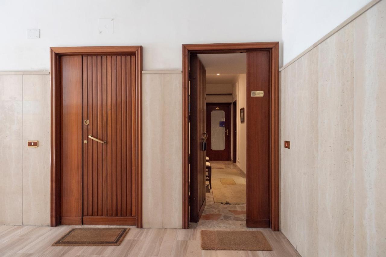 Room 66 نابولي المظهر الخارجي الصورة